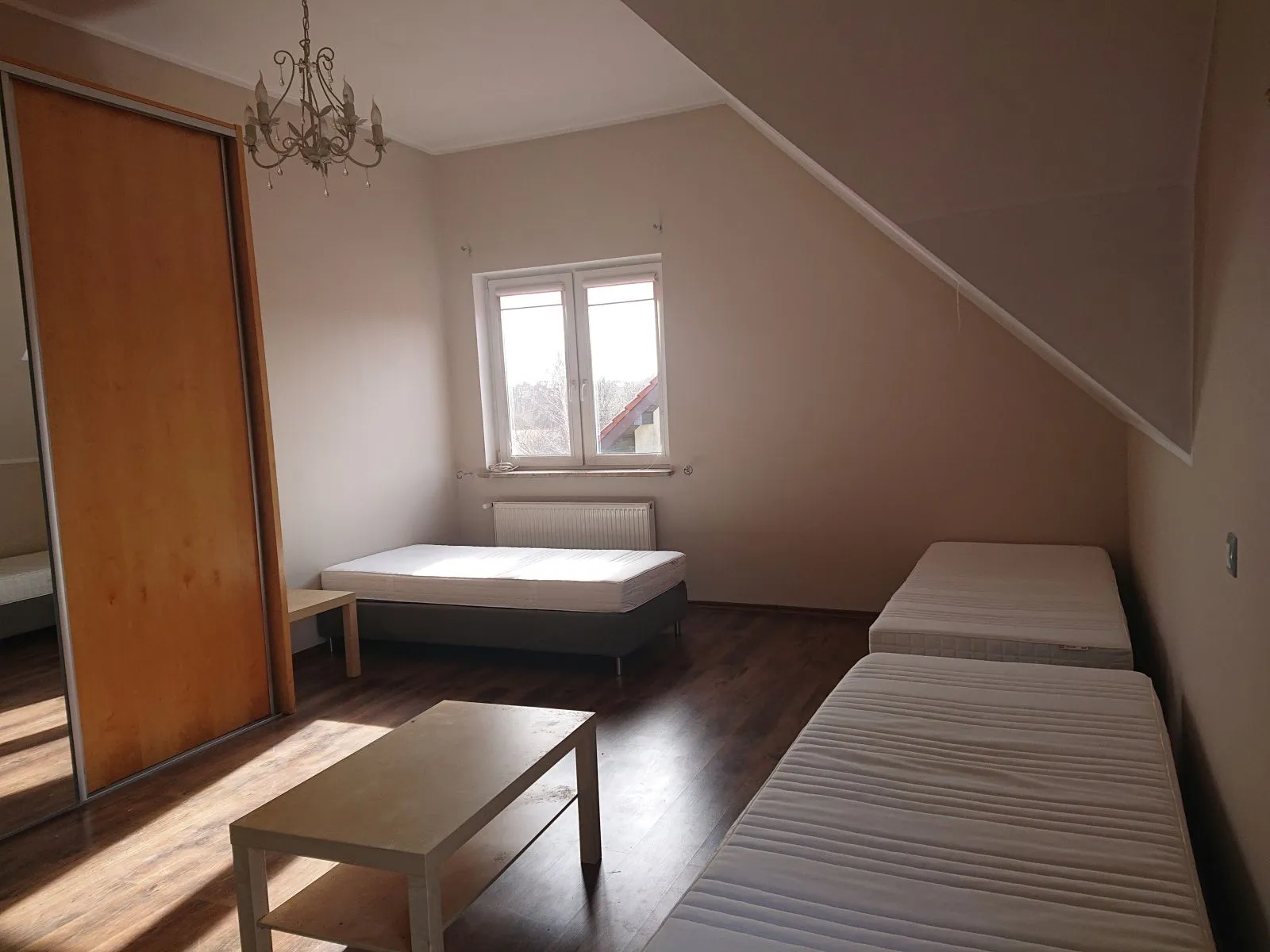 Pokój gościnny od frontu — kwatera w Rewie